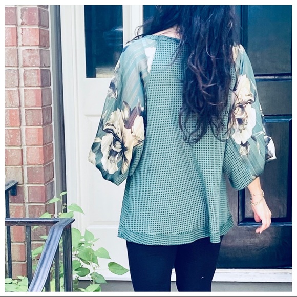 Solid waffle knit mix and matched boxy chic top - Picture 12 of 13